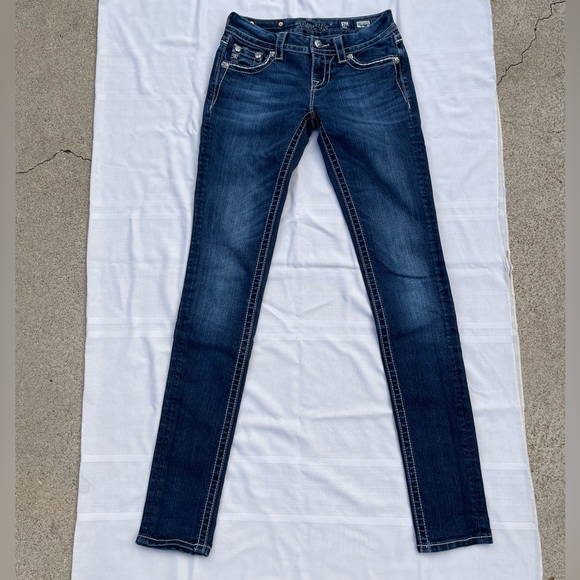 Miss Me signature-rise skinny size 26 34” inseam - Picture 2 of 9